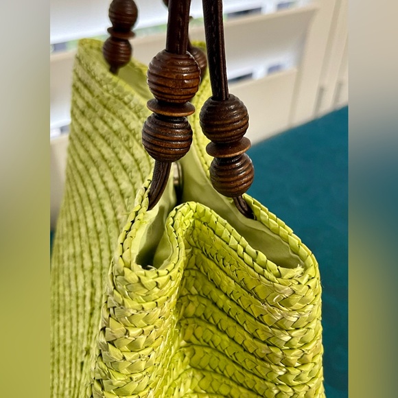 Handwoven Green Purse with Leather Shoulder Handles and Decorative Knobs - Picture 8 of 9